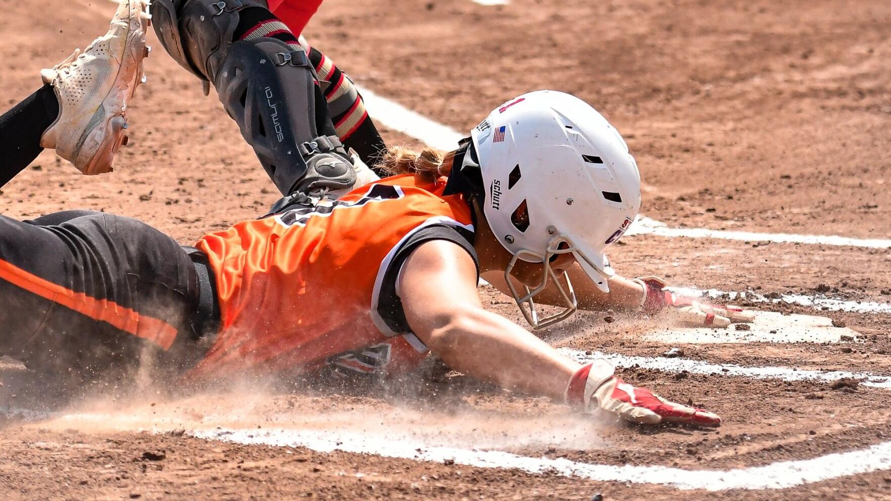 Waterloo lets early lead slip away, toppled by Charleston in sectional title game